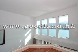 SAI KUNG Waterfront Villa in Renowned Complex For Sale
