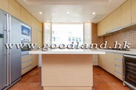 SAI KUNG Waterfront Villa in Renowned Complex For Sale