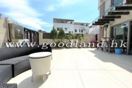 Clear Water Bay Prestigious Village House For Sale