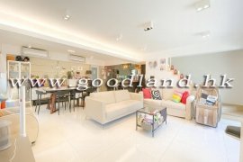 Clear Water Bay Prestigious Village House For Sale