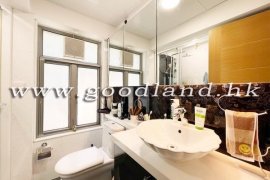 Clear Water Bay Prestigious Village House For Sale