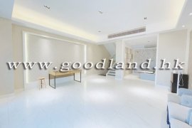 SAI KUNG Waterfront Villa in Popular Complex For Rent