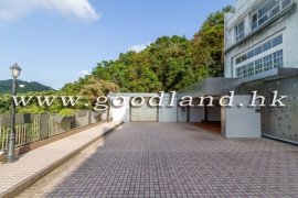 Clear Water Bay Luxury Villa for Sale: End-Unit with Private Pool