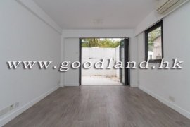 SAI KUNG Villa For Sale | Walk To Town, Front and Back Gardens & 3 Bedrooms