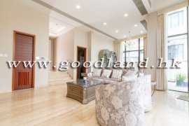 Prestigious Clear Water Bay Villa with Private Elevator & Sea View