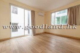 【西貢村屋放售】環境清幽開揚翠綠山景・連精緻私家前院花園大宅