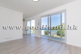 Expat Community House with Spacious Kitchen in Clear Water Bay