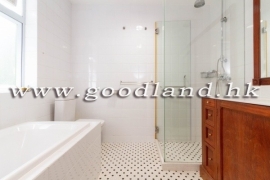 Expat Community House with Spacious Kitchen in Clear Water Bay