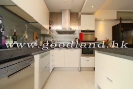 CLEAR WATER BAY Village House with Lawn Garden and Greenery Sea View For Rent