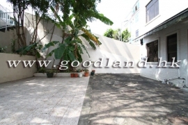 CLEAR WATER BAY Village House with Lawn Garden and Partial Sea View For Rent