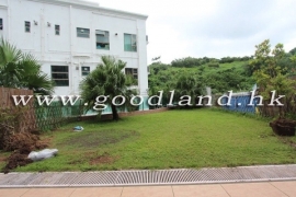 CLEAR WATER BAY Village House with Huge Lawn Garden For Rent