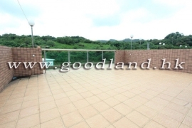 CLEAR WATER BAY Village House with Huge Lawn Garden For Rent