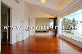 Clear Water Bay Managed Villa With Communal Pool For Sale