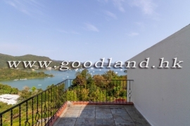 SAI KUNG Villa with Big Garden and Sea Views For Sale