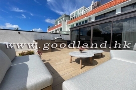 Clear Water Bay Villa With Huge Split-Level Garden For Sale