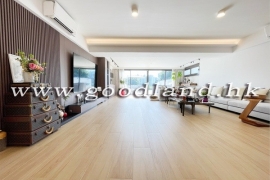 Clear Water Bay Villa With Huge Split-Level Garden For Sale
