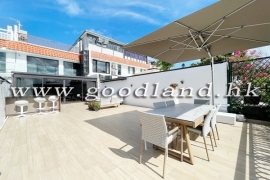 Clear Water Bay Villa With Huge Split-Level Garden For Sale