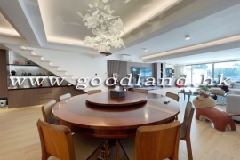 Clear Water Bay Villa With Huge Split-Level Garden For Sale