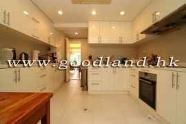 End Unit House with Huge Garden & Garage in Clear Water Bay