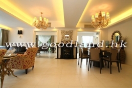 End Unit House with Huge Garden & Garage in Clear Water Bay