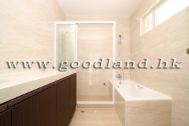 CLEAR WATER BAY Spacious Village House with Parking For Sale