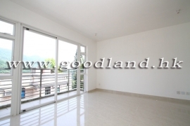 CLEAR WATER BAY Spacious Village House with Parking For Sale