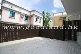 CLEAR WATER BAY Spacious Village House with Parking For Sale