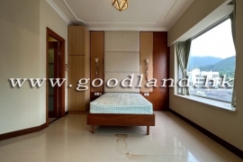 SAI KUNG Waterfront Villa with Spacious Living Area For Sale
