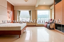SAI KUNG Waterfront Villa with Spacious Living Area For Sale