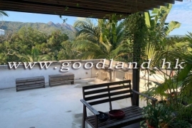 SAI KUNG Villa with Front and Back Garden For Sale