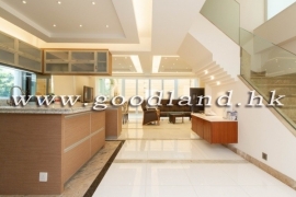 Sai Kung Villa For Sale Managed Complex