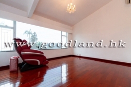 Clear Water Bay Managed Complex Villa with Indoor Communal Pool for Sale