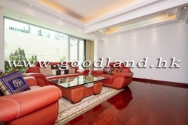 Clear Water Bay Managed Complex Villa with Indoor Communal Pool for Sale
