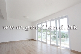CLEAR WATER BAY Renovated Village House with Sea and Greenery Views For Rent