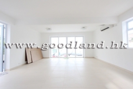 CLEAR WATER BAY Renovated Village House with Sea and Greenery Views For Rent