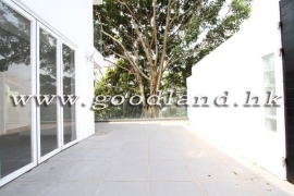 CLEAR WATER BAY Renovated Village House with Huge Gated Garden For Rent