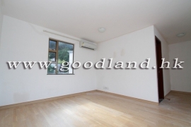 CLEAR WATER BAY Newly Renovated Village House with Lawn Garden For Rent