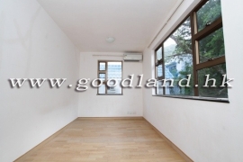 CLEAR WATER BAY Newly Renovated Village House with Lawn Garden For Rent