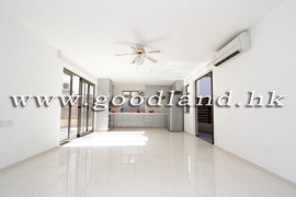 CLEAR WATER BAY Newly Renovated Village House with Lawn Garden For Rent