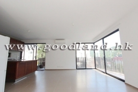 CLEAR WATER BAY Village House with Lawn Garden and Sea View For Rent