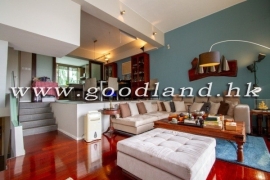 Clear Water Bay End-Unit Villa With Sea View Garden For Sale