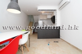 CLEAR WATER BAY Renovated Whole Block Village House Walk to Beach For Rent