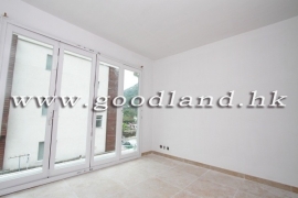 CLEAR WATER BAY Renovated Whole Block Village House Walk to Beach For Rent