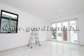 CLEAR WATER BAY Renovated Whole Block Village House Walk to Beach For Rent