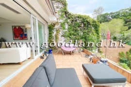 Clear Water Bay Villa With Split-Level Lawn Garden For Sale