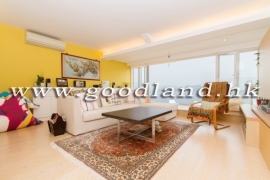 Clear Water Bay Corner Sea View Villa For Sale