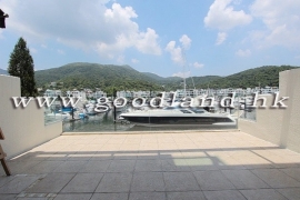 SAI KUNG Waterfront Villa in Well-Known Complex For Sale