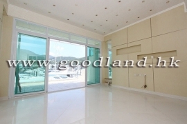 SAI KUNG Waterfront Villa in Well-Known Complex For Sale
