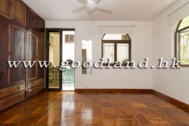 CLEAR WATER BAY Village House with Lawn Garden and Partial Sea View For Rent