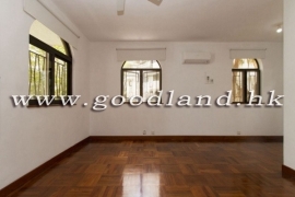 CLEAR WATER BAY Village House with Lawn Garden and Partial Sea View For Rent